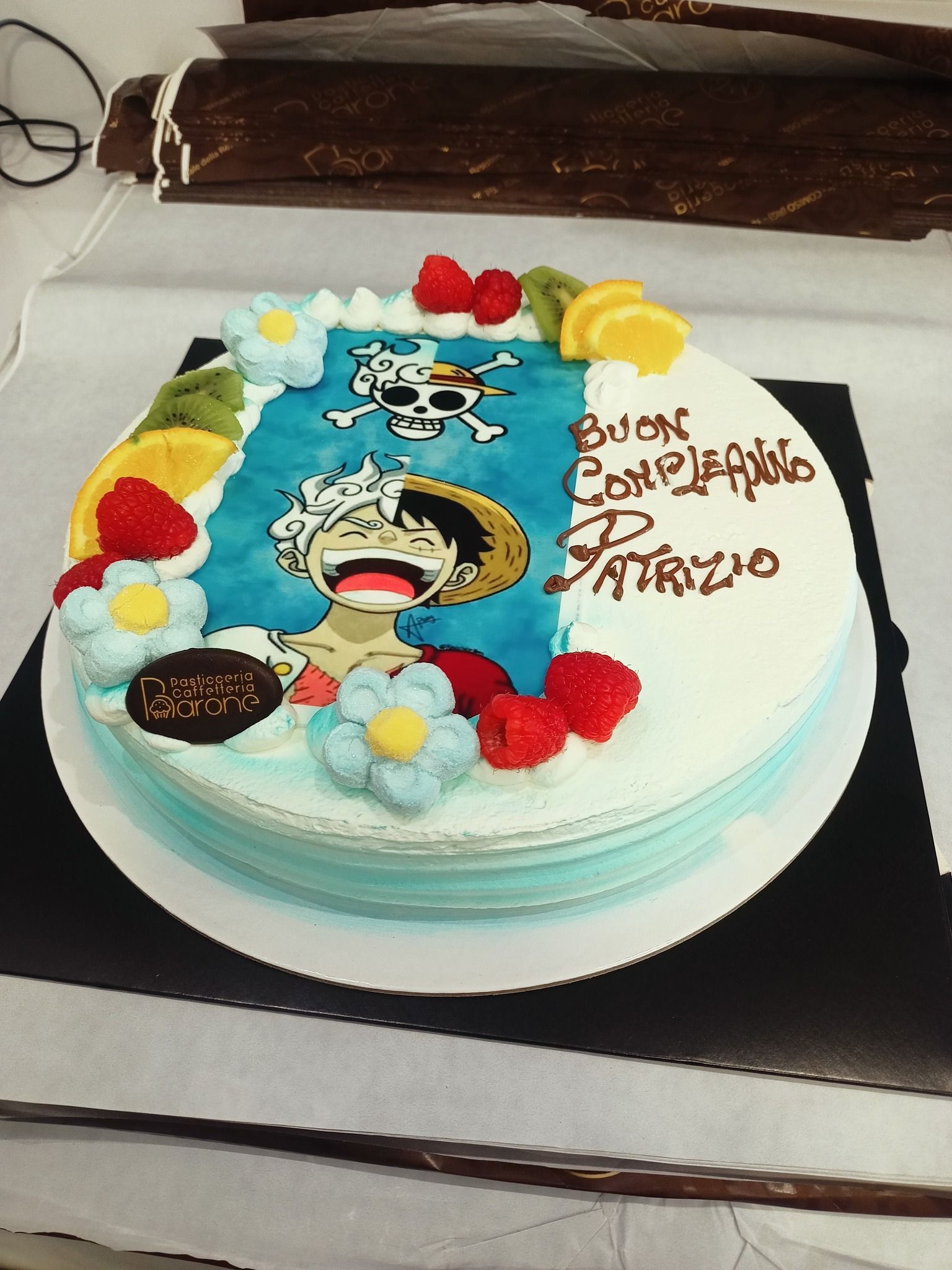 Torta decorata con un cartone animato