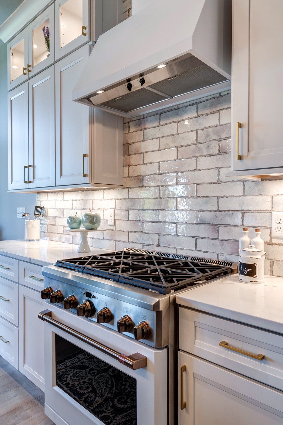 gas range and range hood