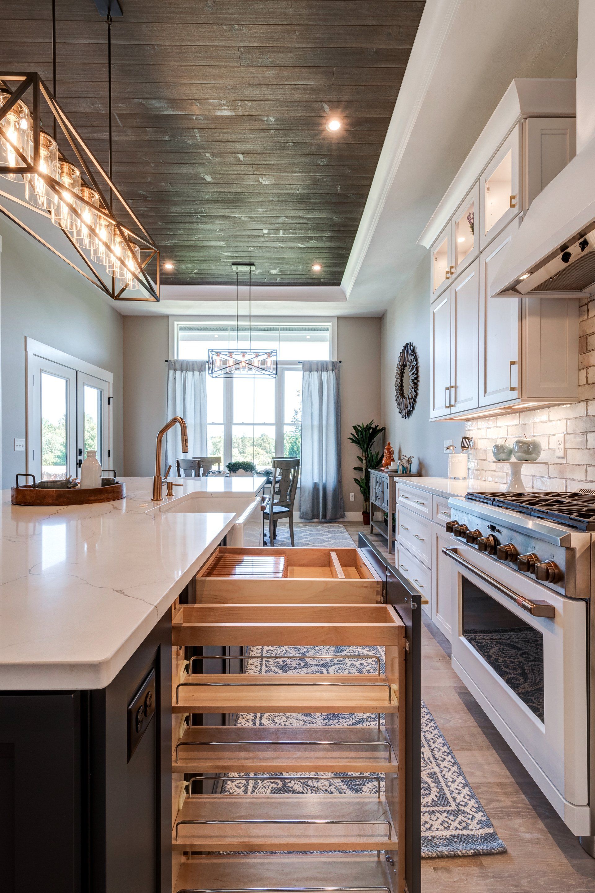 kitchen cabinet with pullout shelves