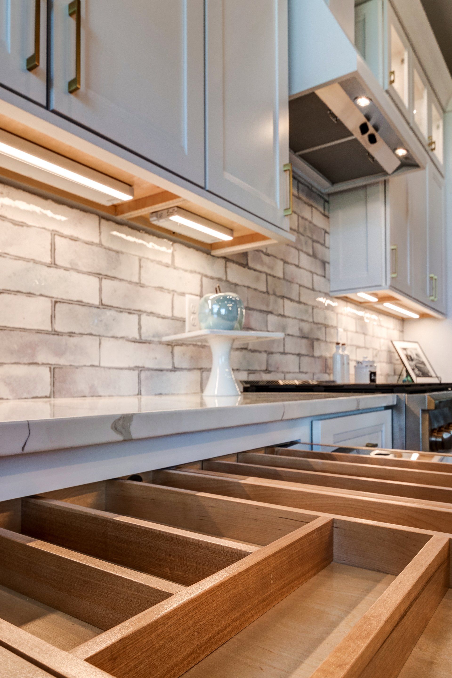 kitchen drawers with dividers