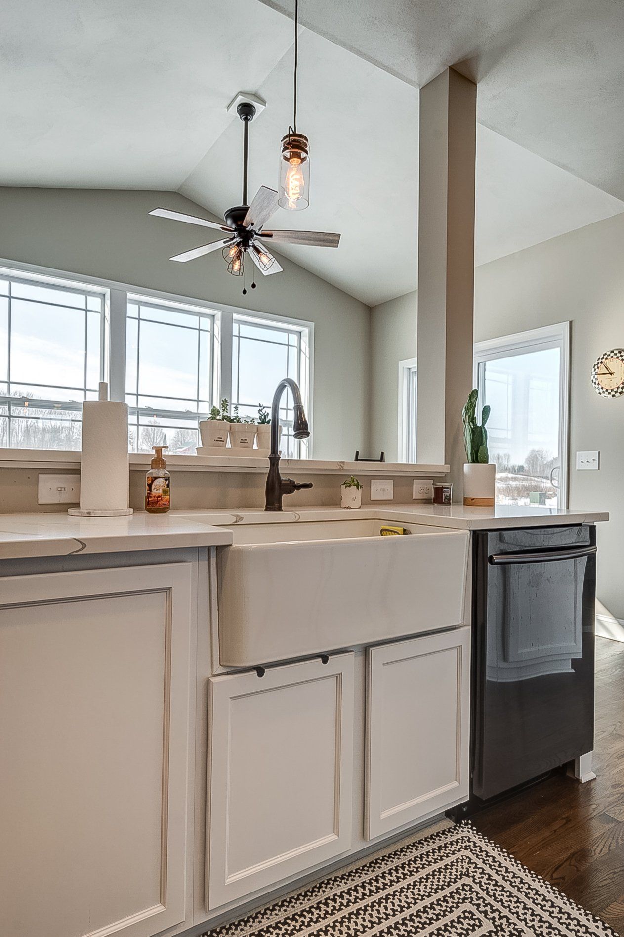 farmhouse kitchen sink