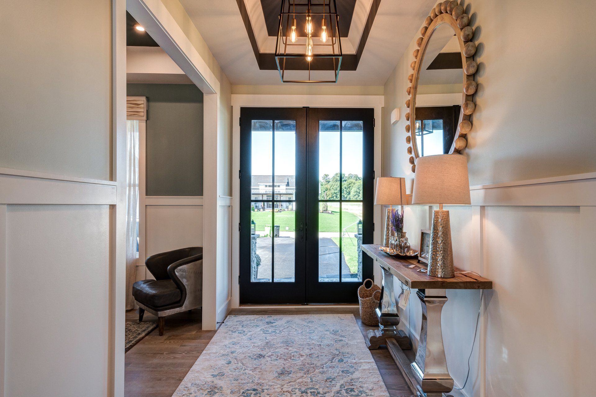 front entryway with recessed ceiling