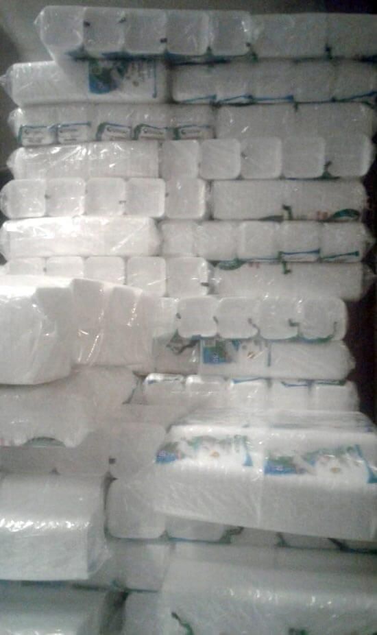 Una pila de bloques de poliestireno apilados uno encima del otro.