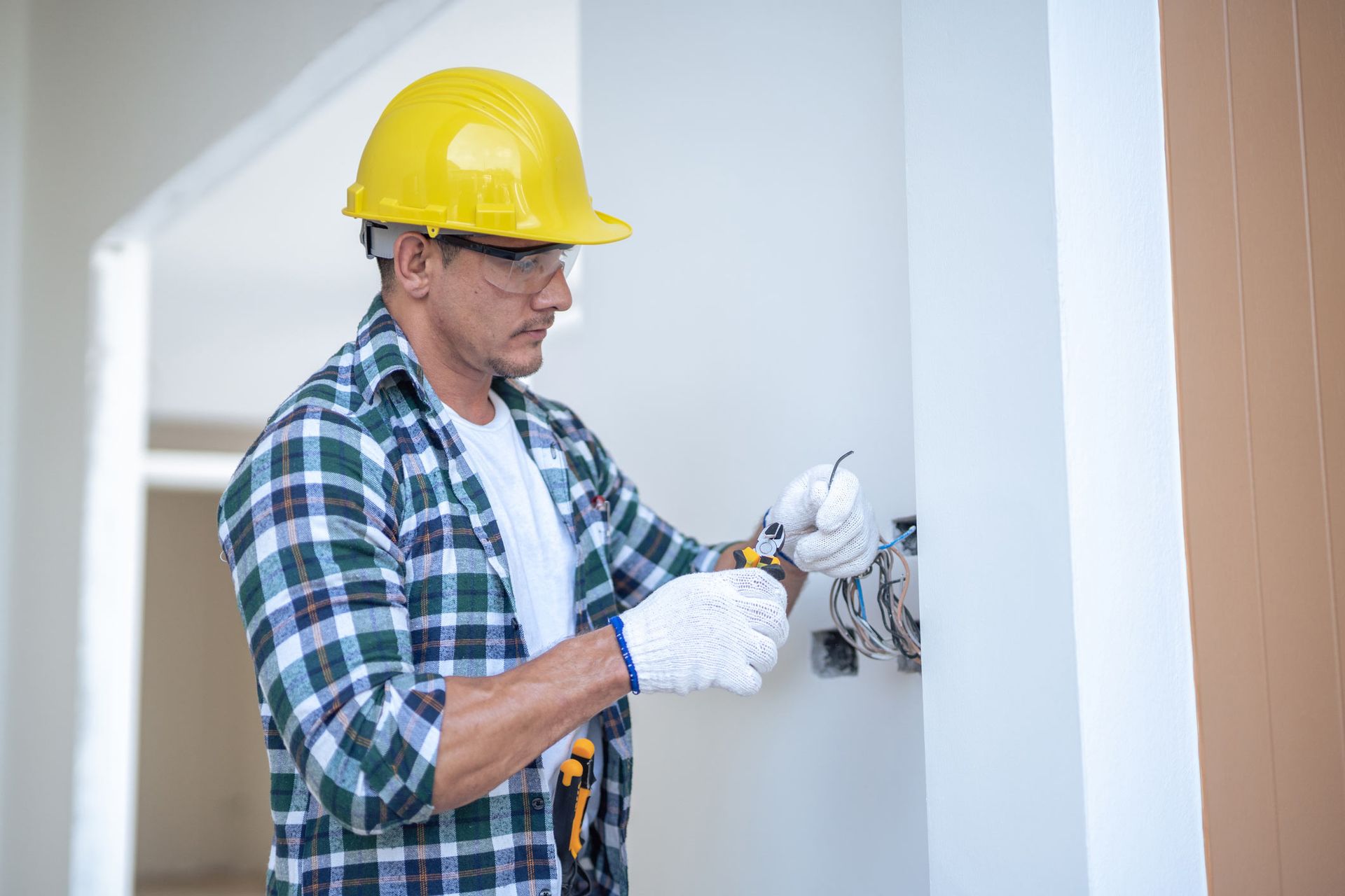 Male electrician working | Darling Downs, QLD | Jasmak Electrical Specialists