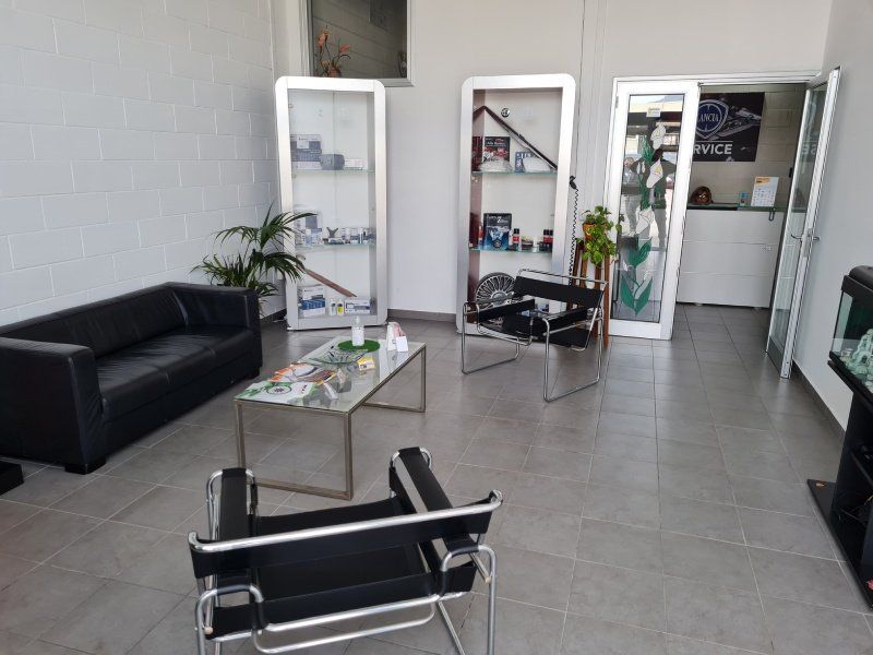 Sala d'attesa officina auto