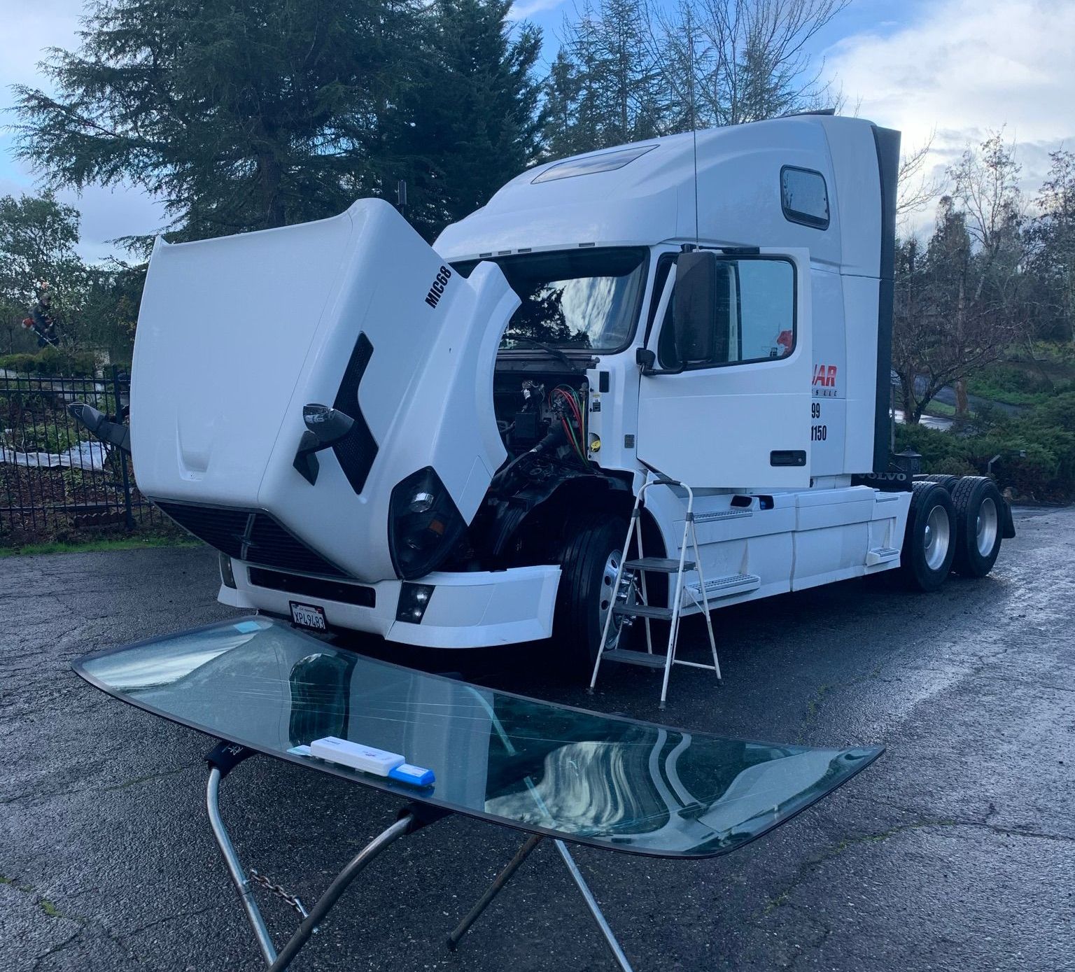 Semi-truck windshield replacement in Santa Rosa, CA