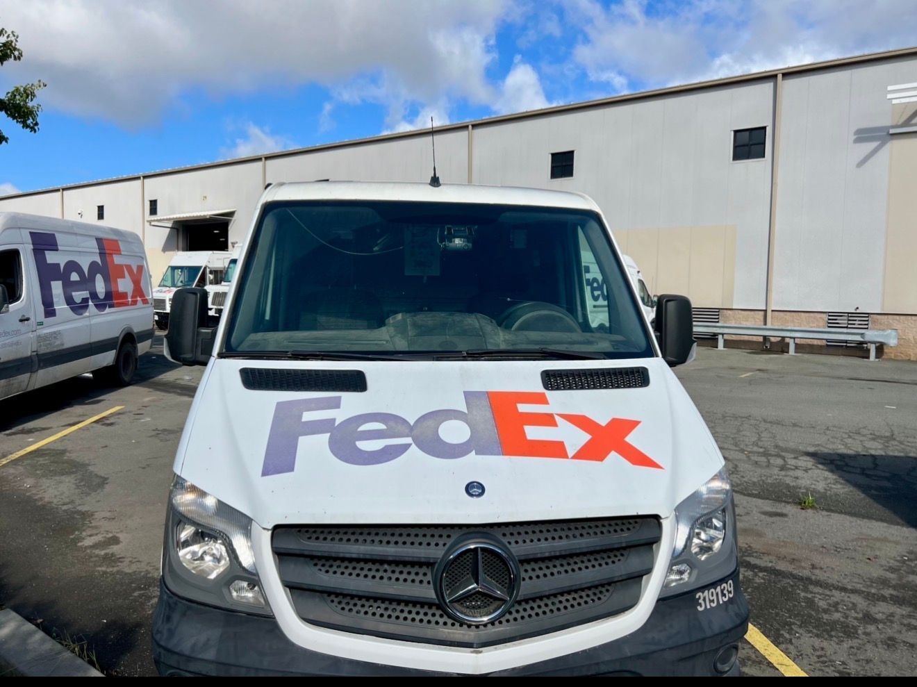 Fleet vehicle windshield replacement in Santa Rosa, CA