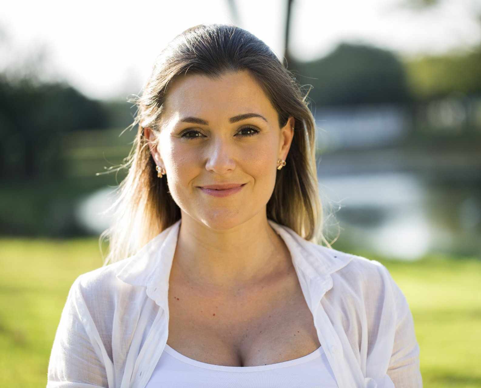 woman in 30s outside