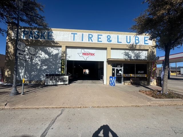 The outside of a tire and lube shop in texas