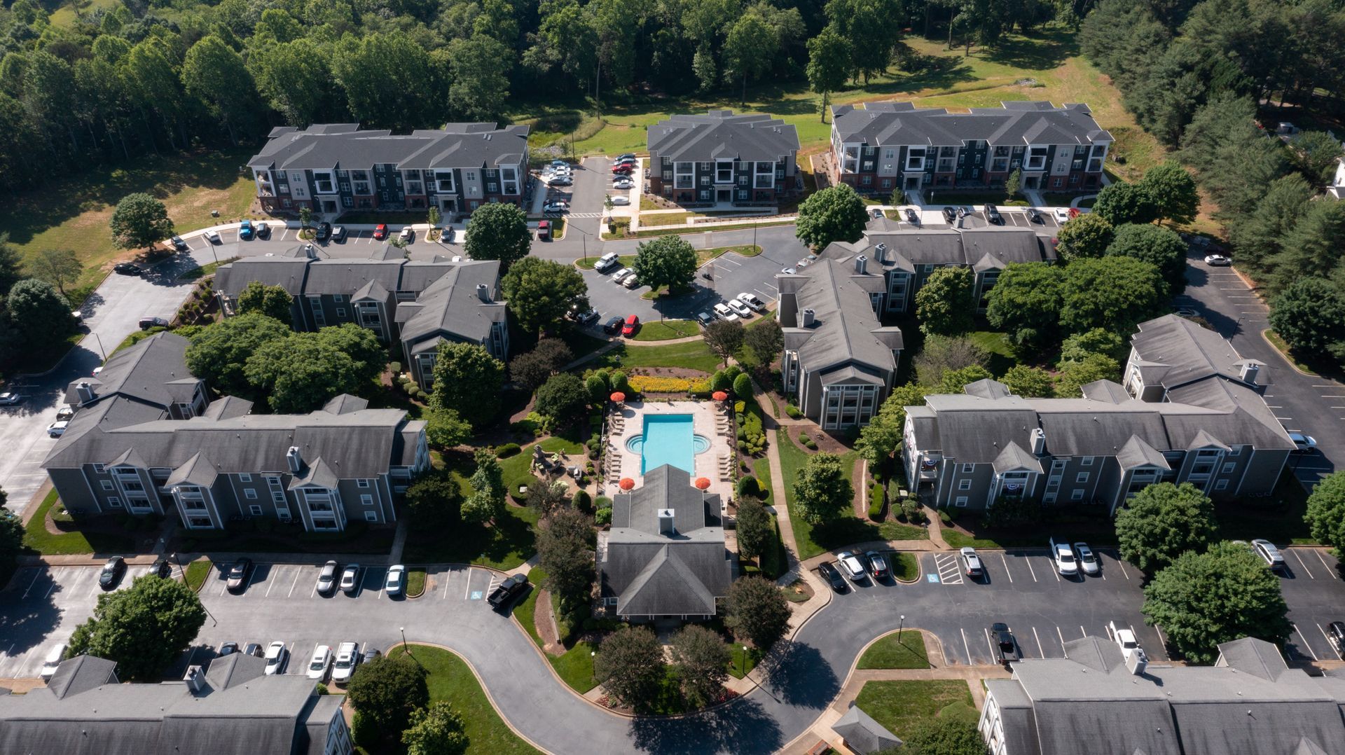 Photo of city skyline and river