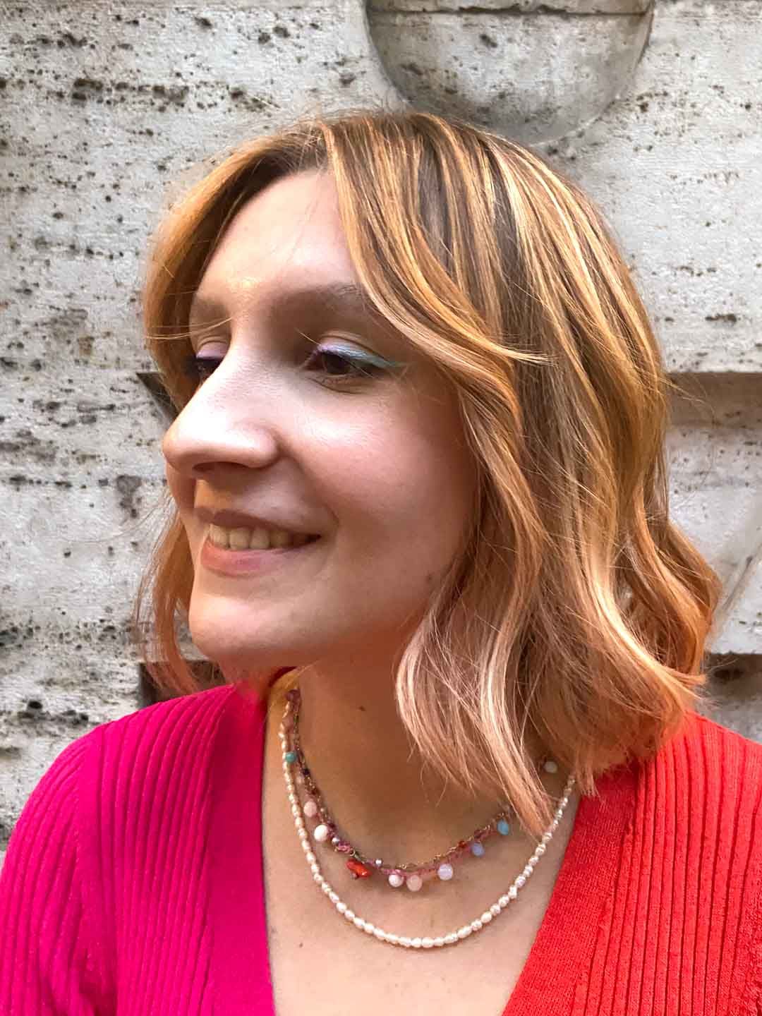 Il long bob nella versione mossa declinato in diverse nuance.