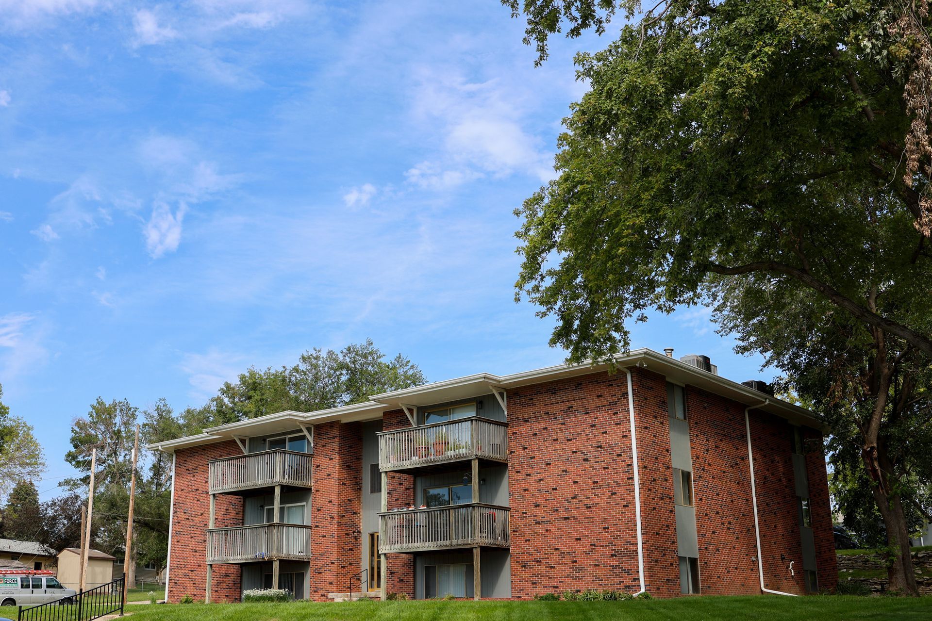 Crestaire Apartments