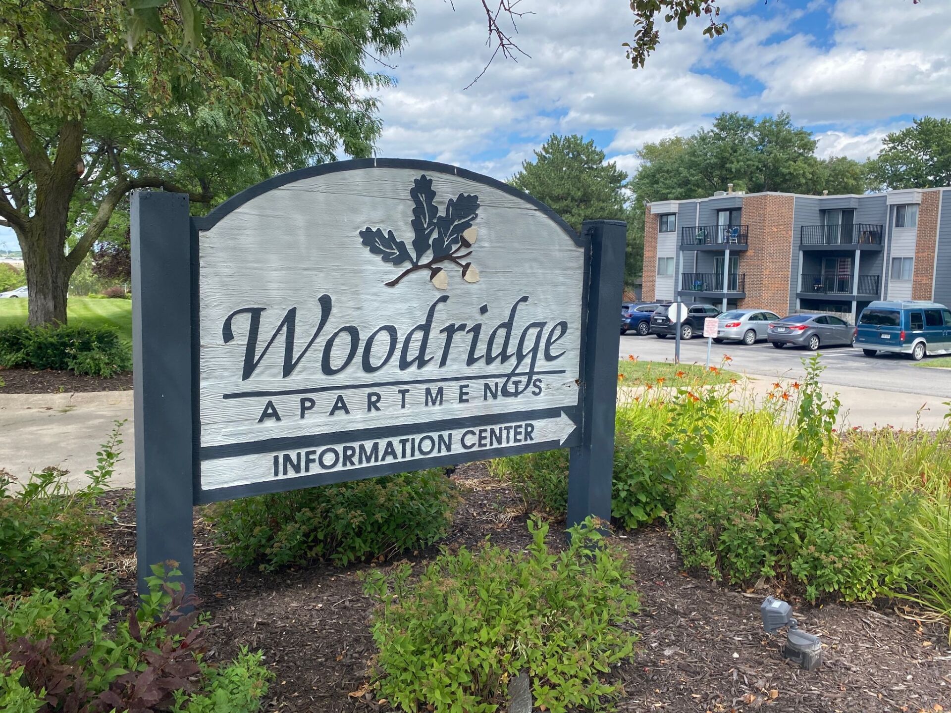 Woodridge Apartments