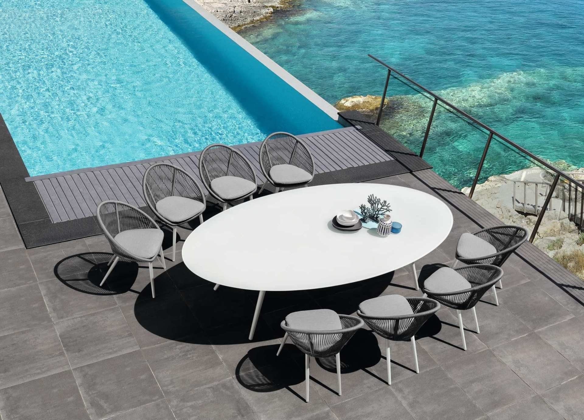 Tavolo rettangolare con finitura verde