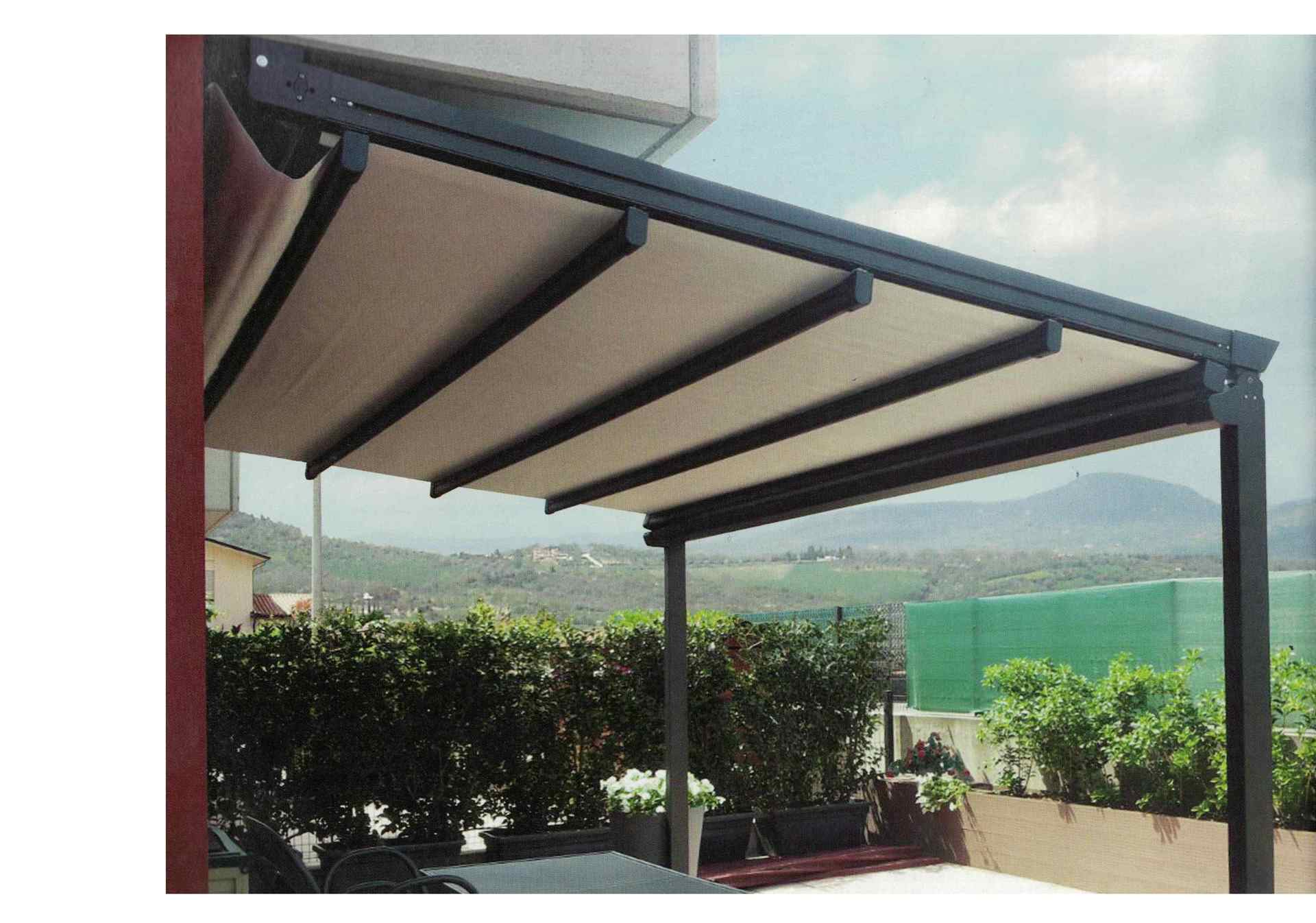 Gazebo all'entrata di un abitazione