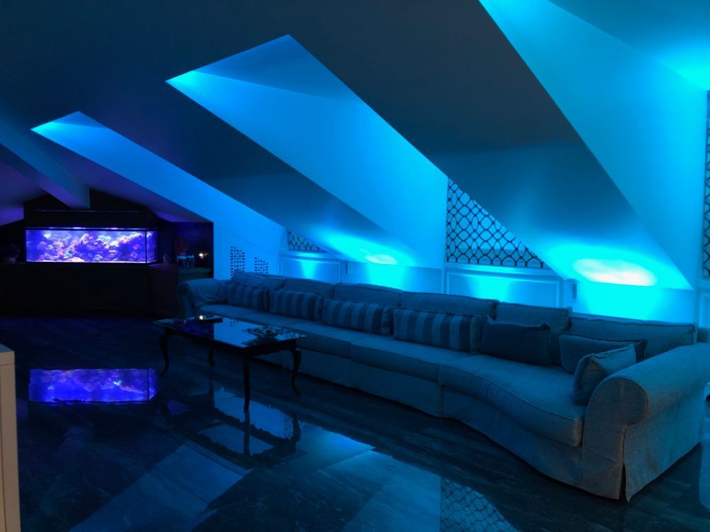 Arredo con luci blu