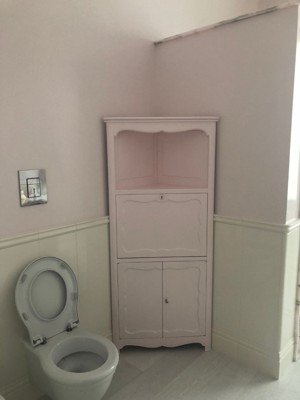Mobili antichi per bagni d'epoca