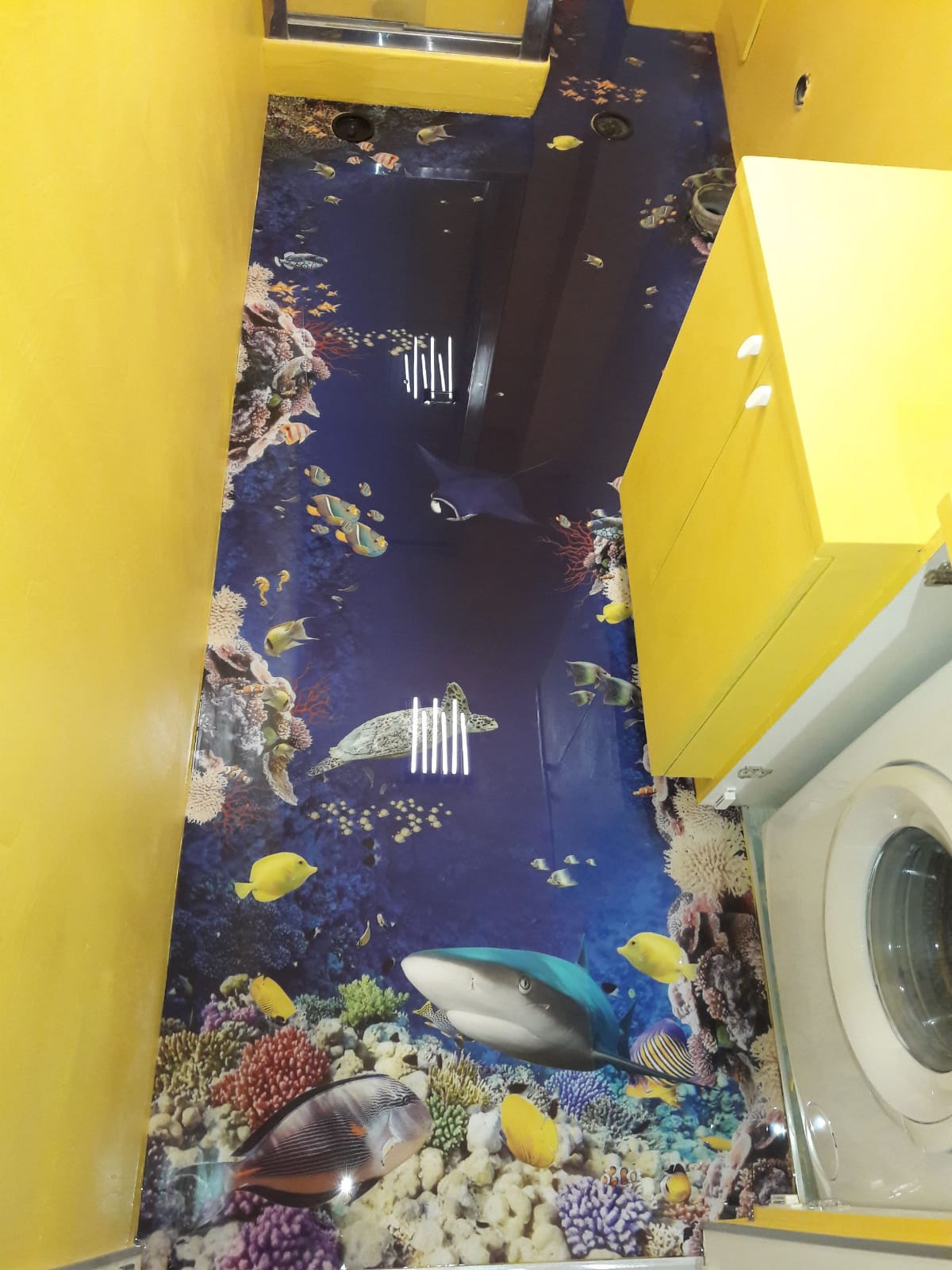 Pavimento bagno con disegno personalizzato