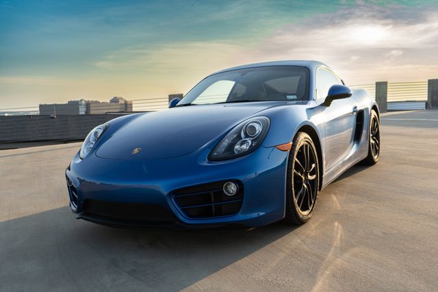 Porsche Cayman Electric Blue: Book Luxury Sports Car Rental