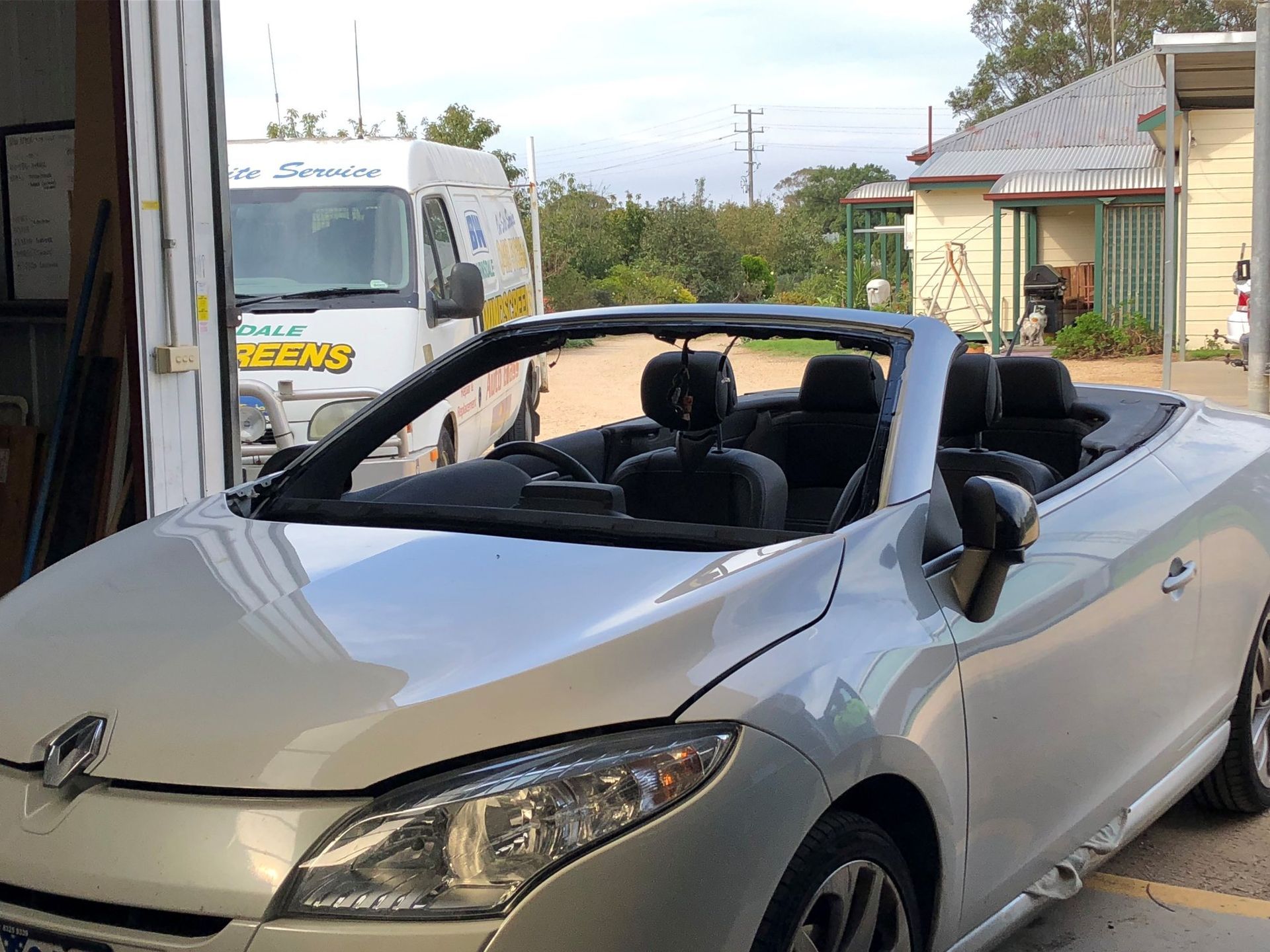 A Sports Car Ready to Repair a Windscreen | Lucknow, VIC | Bairnsdale Windscreens