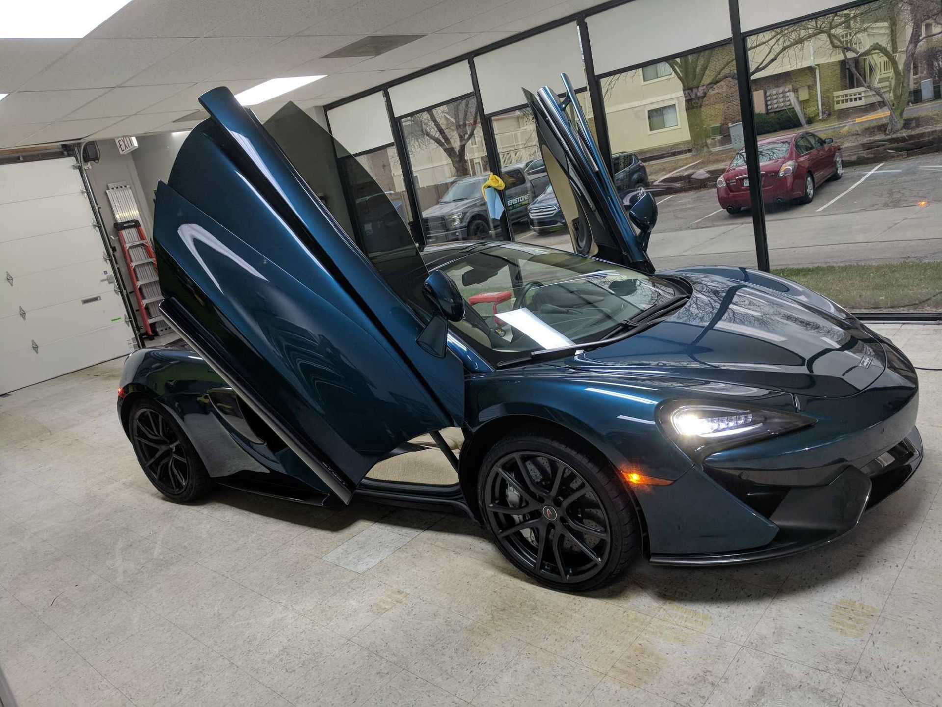2017 McLaren 570GT