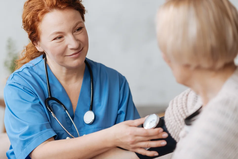 Servizi Assistenziali Domiciliari, Infermieristici, Ospedalieri e Gestione Badanti a Milano e Pavia con SerenaLombardia