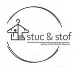 Officieel logo van Stuc & Stof: interieur- fashionstylist Marielle Biersma, gespecialeerd in tijdloze vormen en natuurlijke materialen.