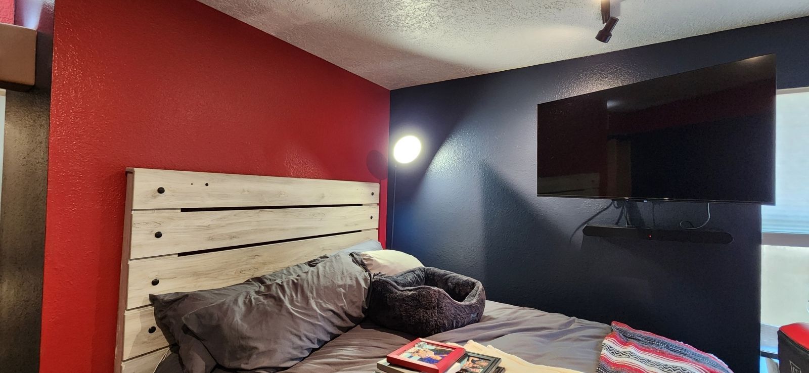 Bend OR, Santa Fe County NM, Glorieta NM, Pecos NM, Rowe NM, Ilfeld NM, San Jose NM, Serafina NM, Tecolote NM, Las Vegas NM, Cañoncito NM, Cañada de los Alamos NM, Santa Fe NM, Agua Fria NM, La Cienega NM, Algodones NM, Santa Ana Pueblo NM, Bernalillo NM, Rio Rancho NM, North Valley NM, Albuquerque NM, Interior Painting, Exterior Painting, Small Commercial, Staining, Women - Owned Painting Company, Painting, Interior Painting, Exterior Painting, Residential Painting, Mural Artist, Mural Painting, Staining, Deck Staining, Railing Staining, Cabinet Staining, Trim Staining, Specialty Painting, Furniture Painting, Furniture Staining, Furniture Oiling, Furniture Refurbishment, Small Commercial Painting, New Build Painting, New Construction Painting