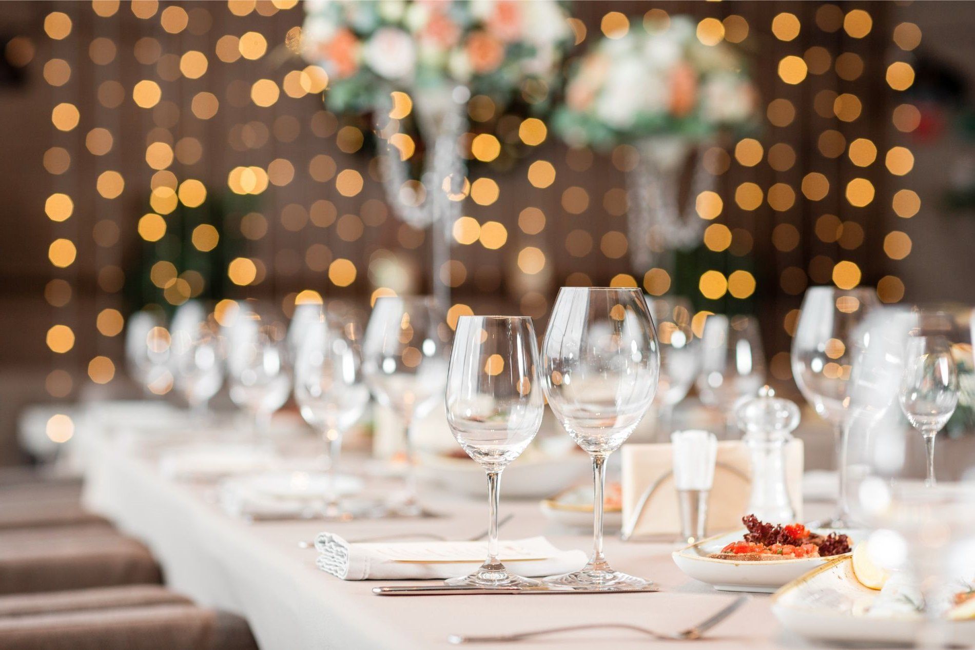 tavolo allestito per un evento