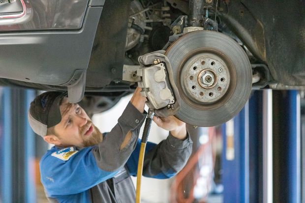 Saint Cloud Auto Repair Team | Advanced Repair Inc. image 3