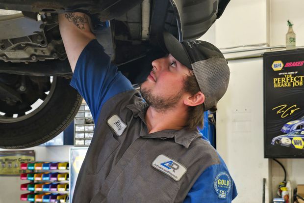 Saint Cloud Auto Repair Team | Advanced Repair Inc. image 4