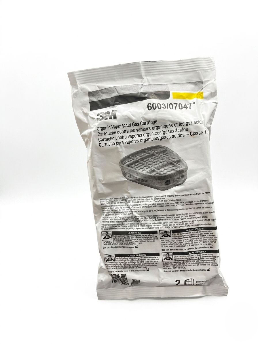 Sobre de medicamento de papel de aluminio plateado con etiqueta impresa y ventana transparente
