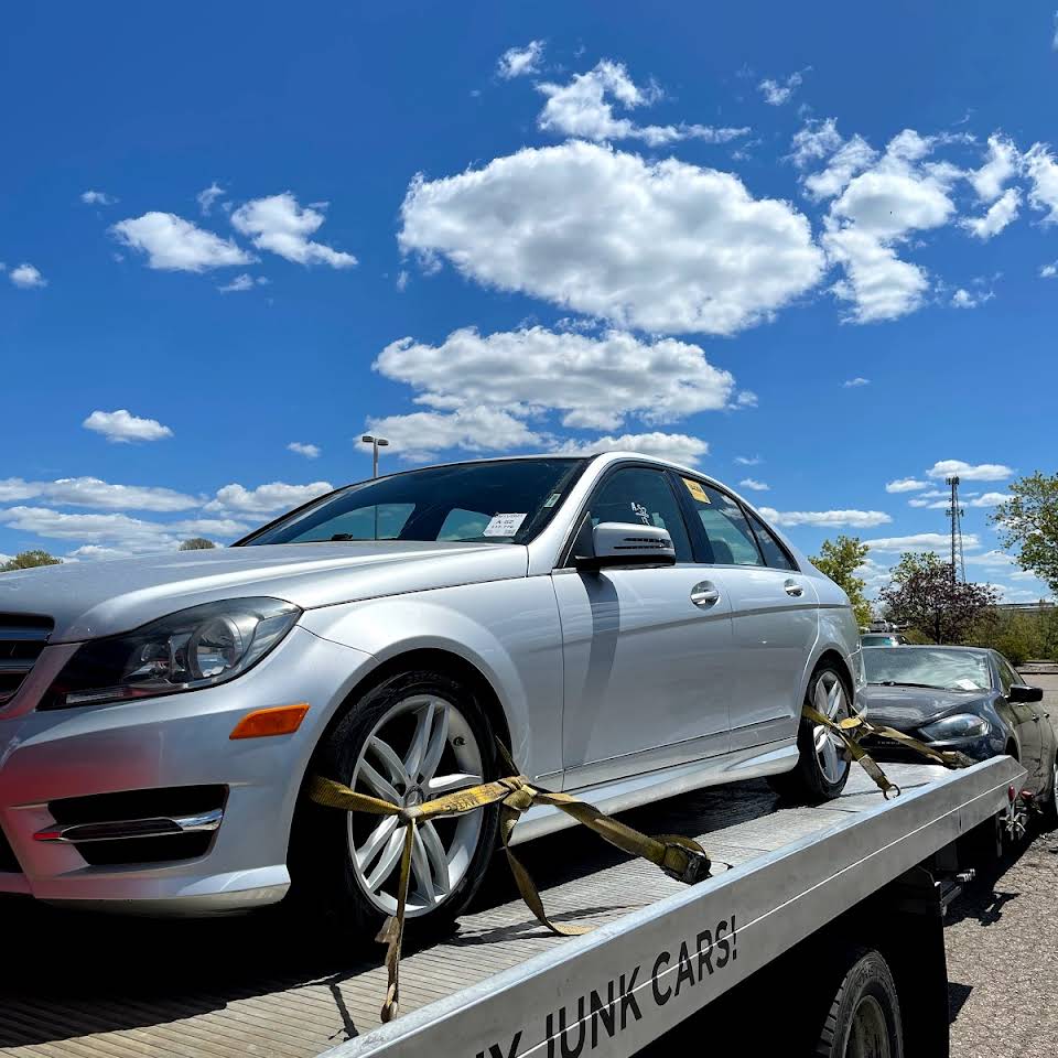 Silver Car Towing - Apple Valley, MN - Tic Tac Towing