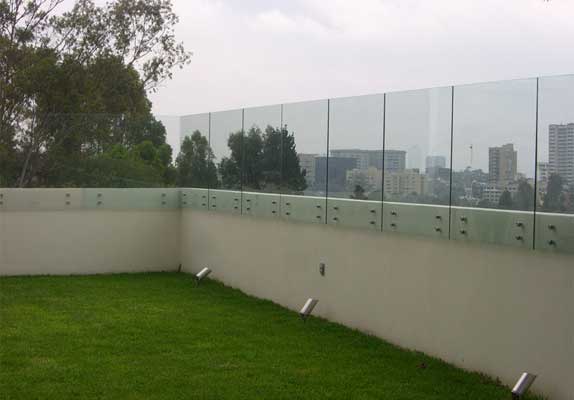 VENTANAS Y PUERTAS TÉRMICAS - BARANDALES