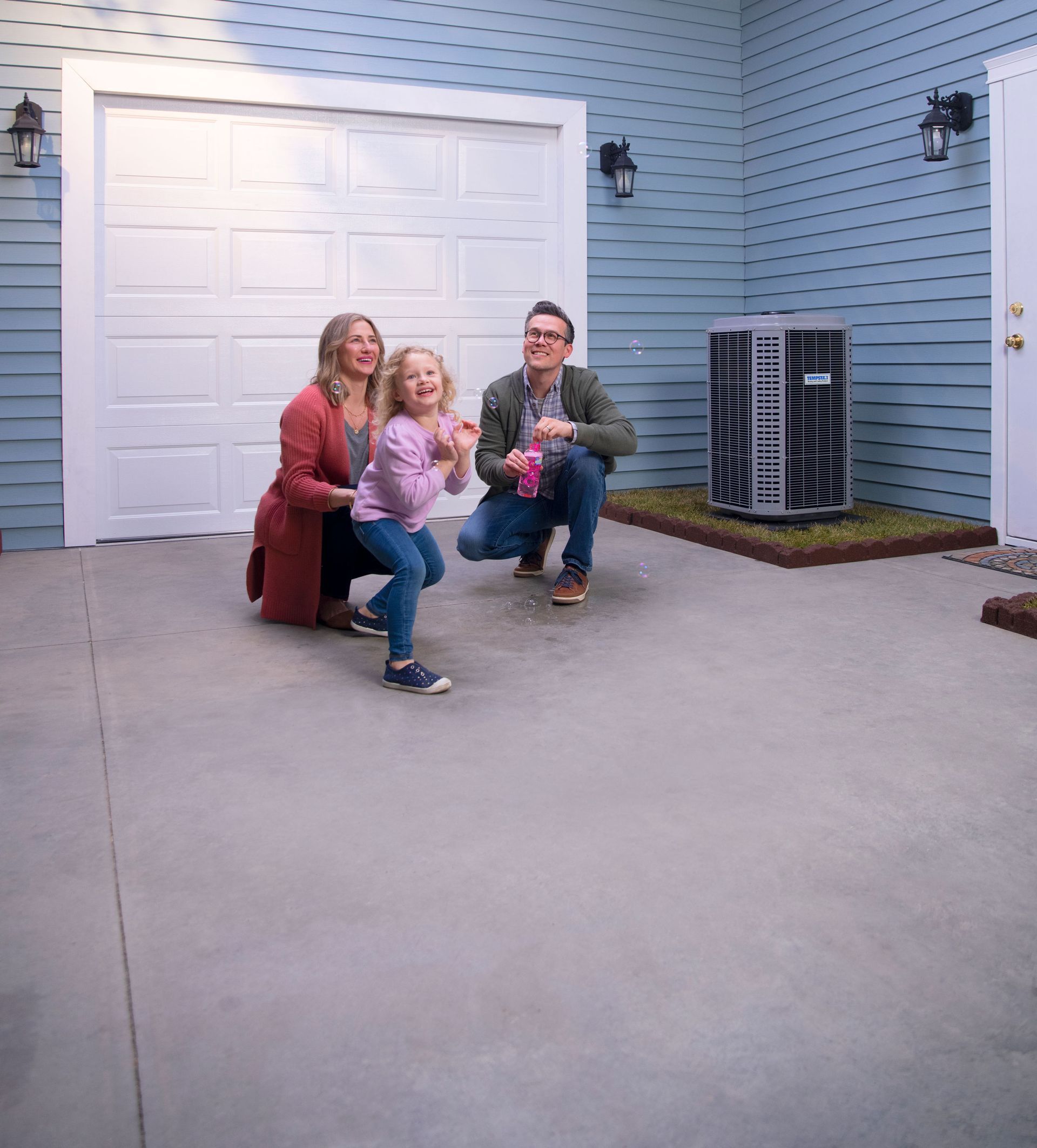 A Happy Family Outdoor | Springfield, OH | Delong Air Inc.