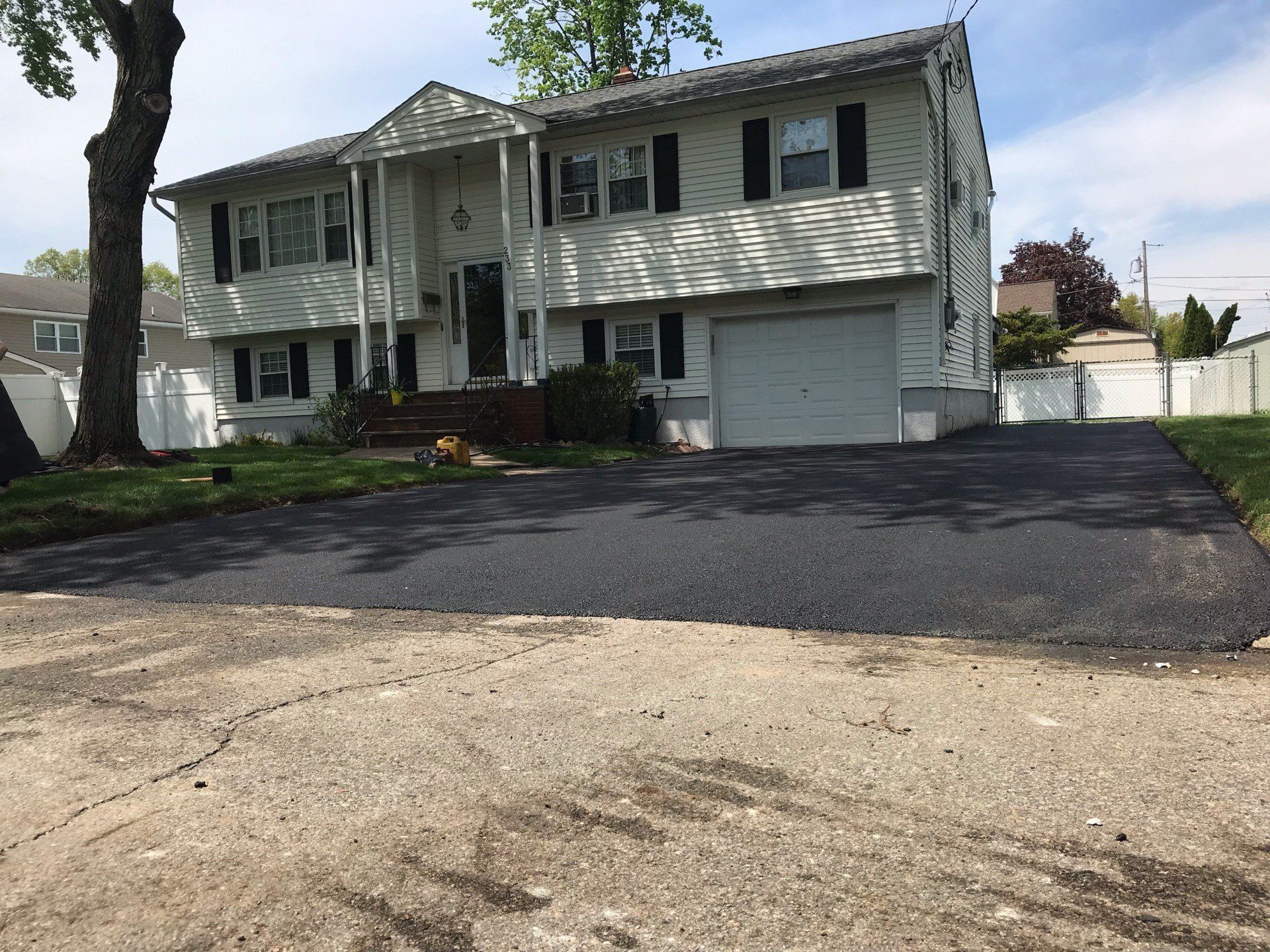 Asphalt Ground and Old House — Wayne, NJ — R. Williams Paving LLC