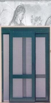 finestra blu con zanzariera