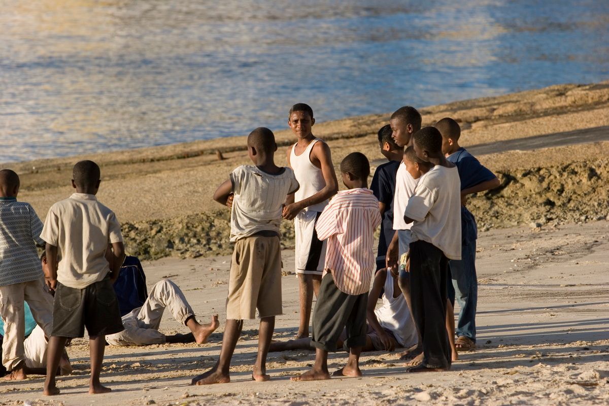 Ostafrika, Tansania, Kenia, Safari, Tierfoto, Zanzibar, Kinder am Strand
