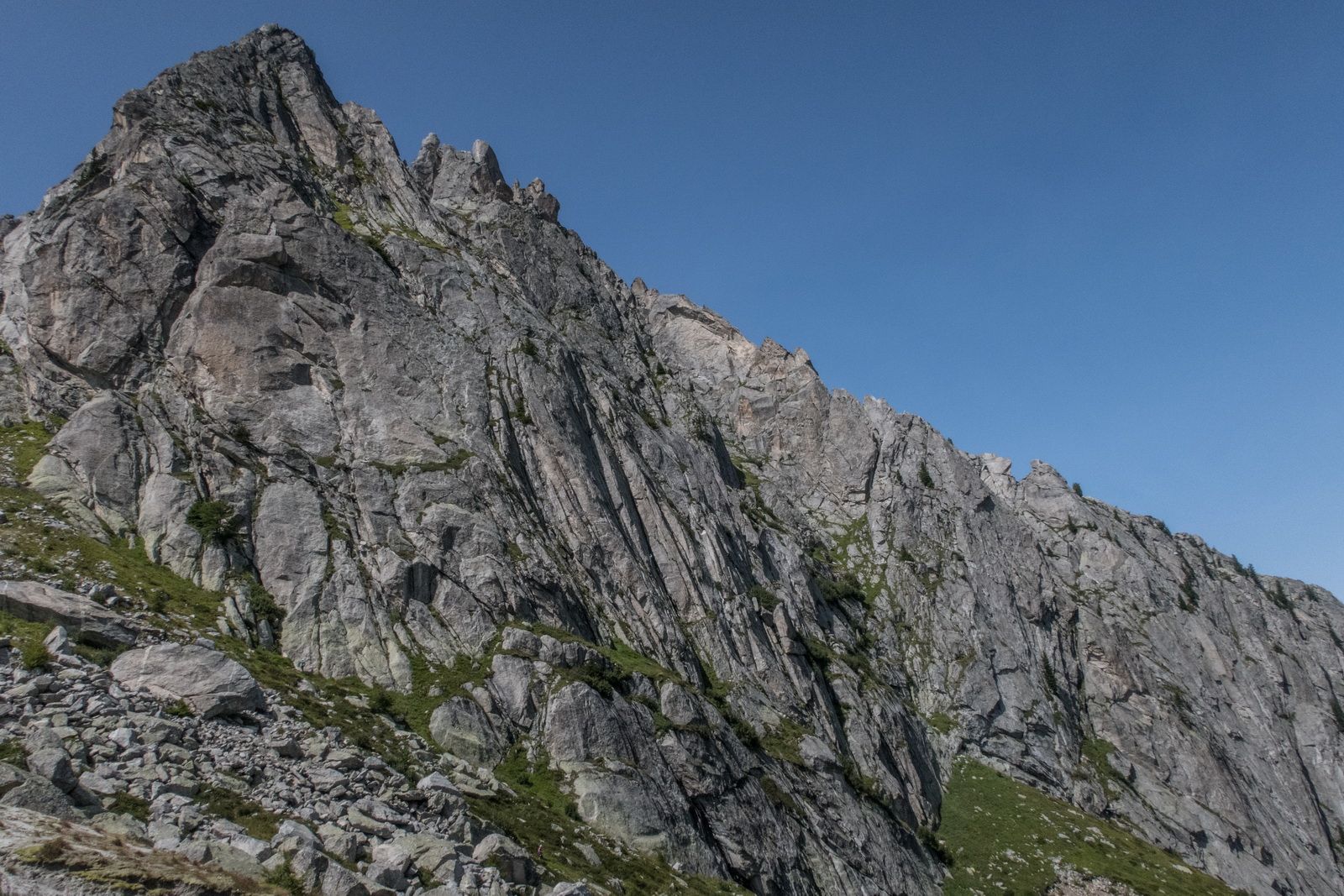 Spazzacaldeira, Albigna, La Fiamma, Bergell, Klettern, Climbing, Bergsteigen, Gaubünden, Felsnadel
