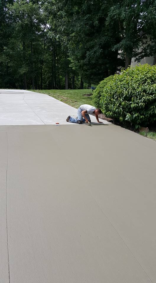 Concrete Contractor — Men at Work in Niles, OH