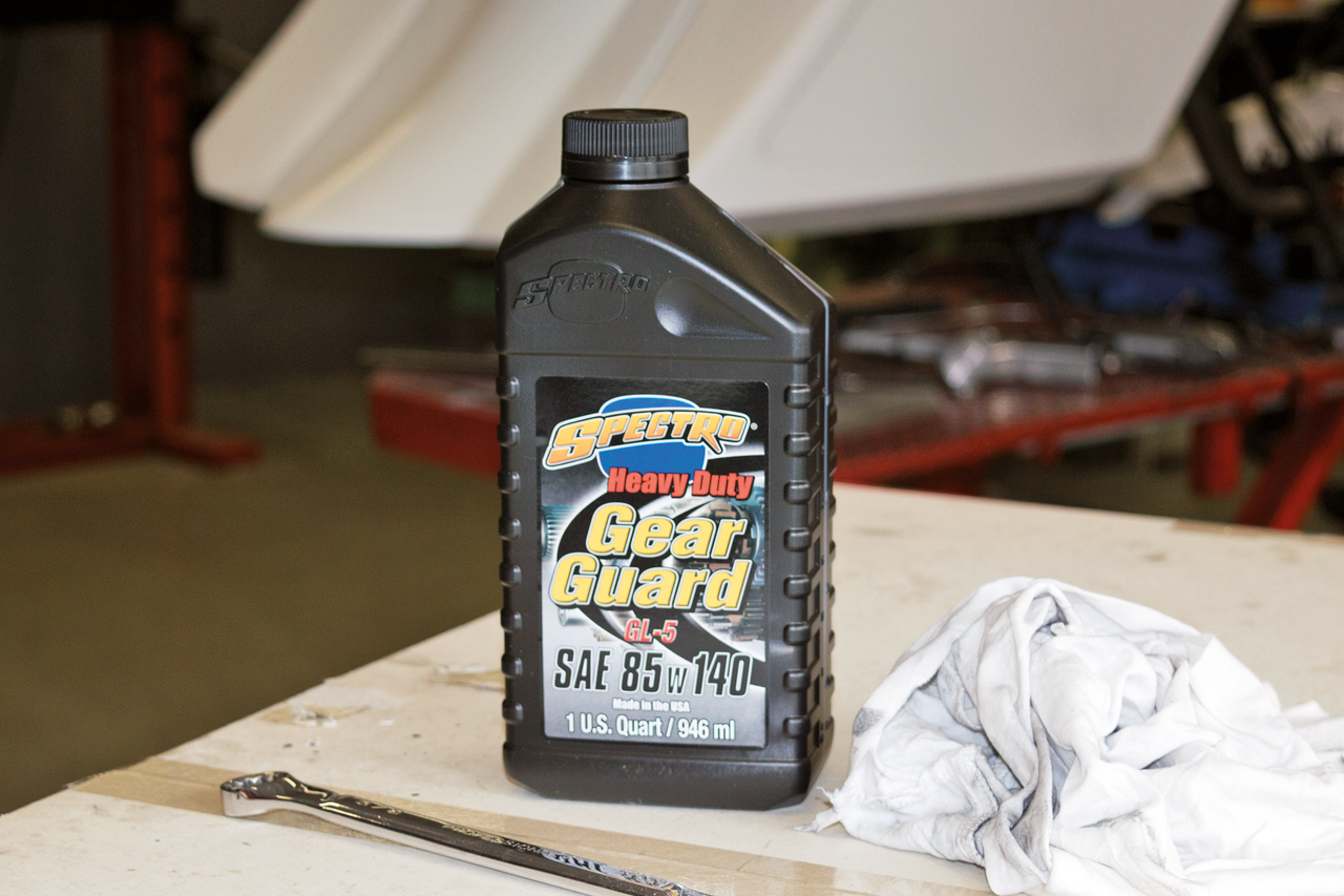 Spectro Premium Gear Guard SAE 85W140 Gearbox oil 1qrt (.946L.) bottle