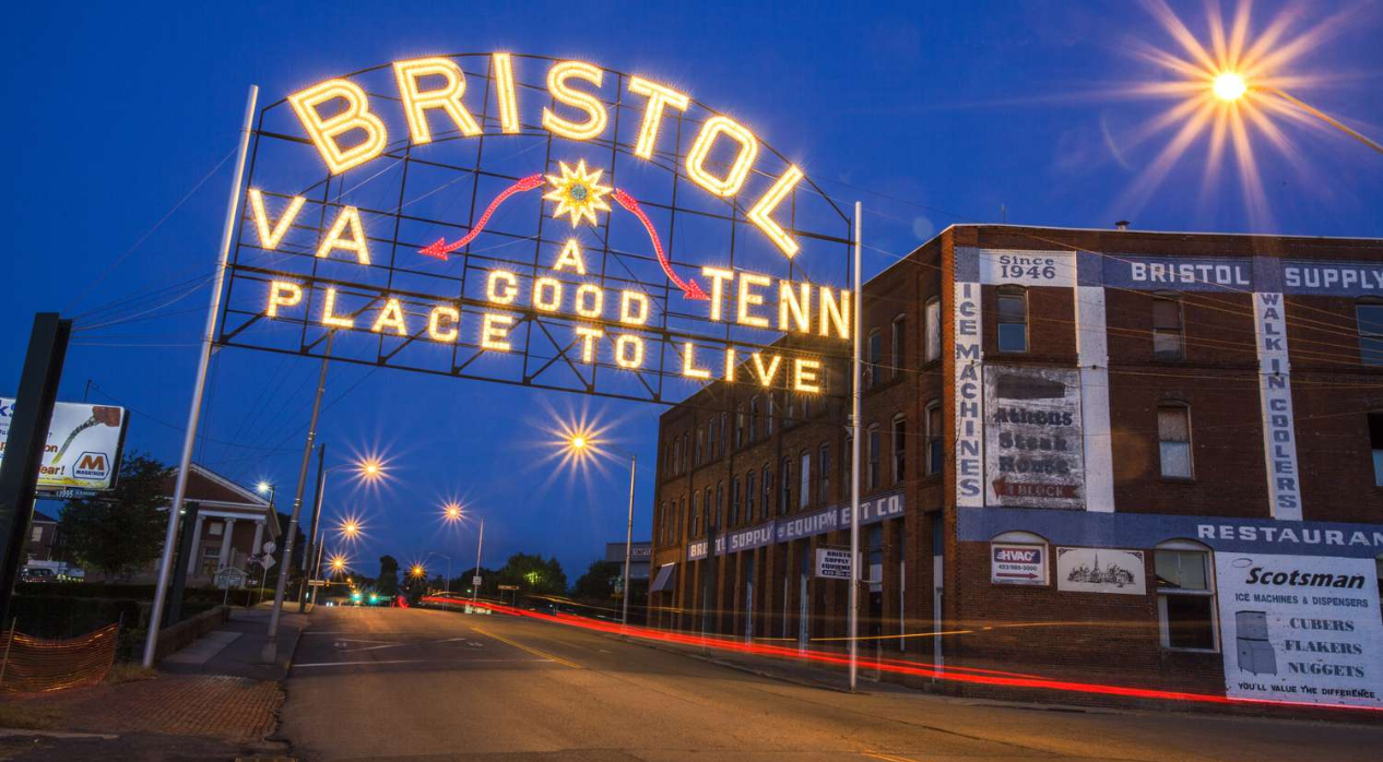 Picture of State Street Sign on Bristol, TN and Bristol, VA border
