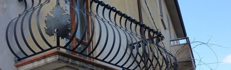 Ringhiera balcone in ferro battuto