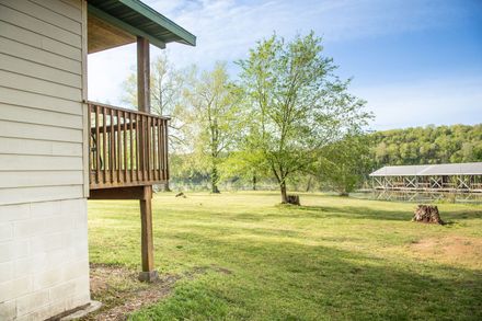 Cabin Rental Near Branson MO with Waterfront view