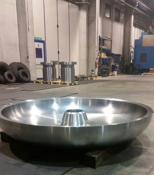 base in acciaio lavorato