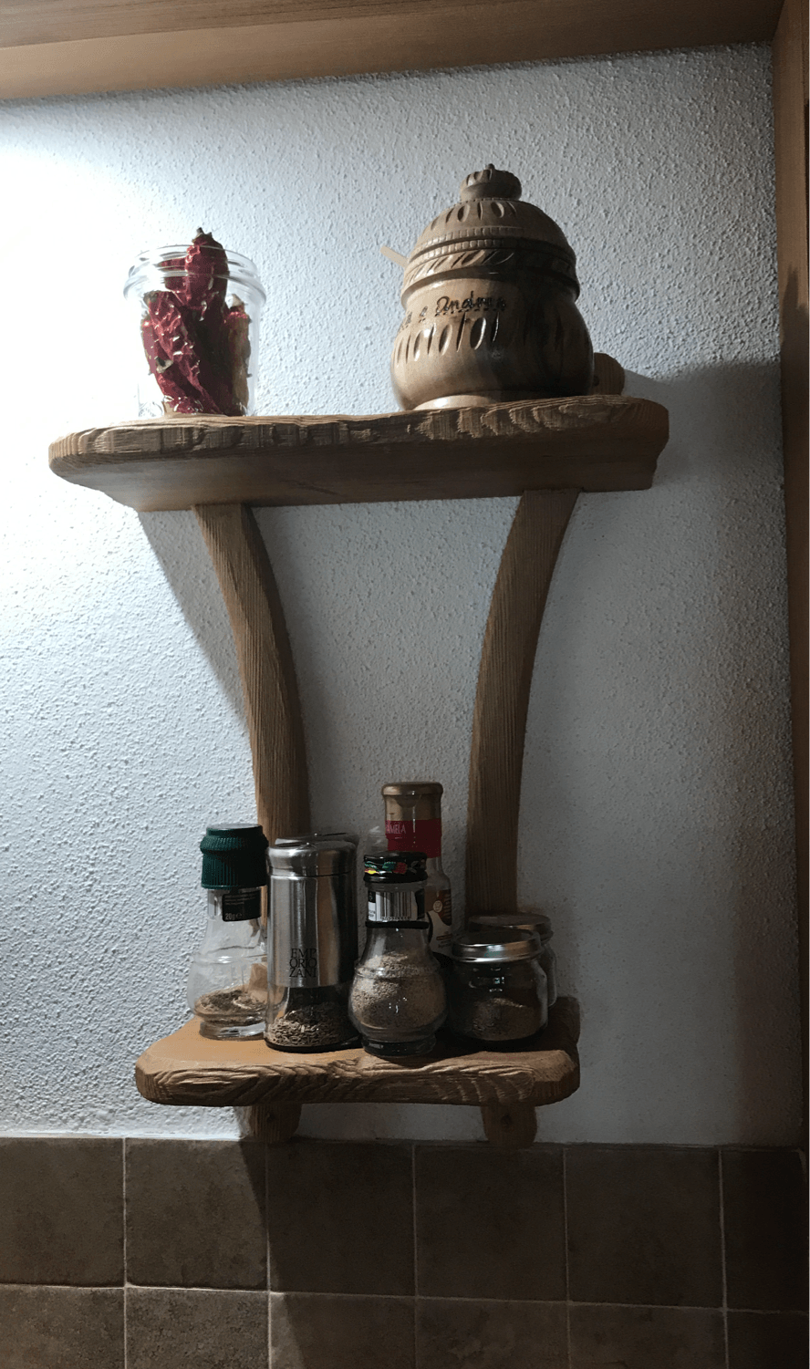 elemento d'arredo in legno