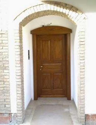 portoni d'ingresso in legno