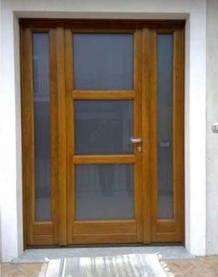 portoni d'ingresso in legno