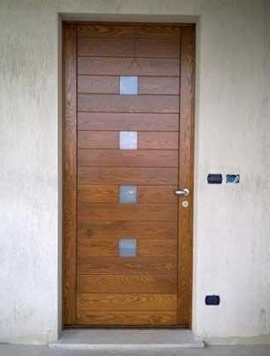 portoni d'ingresso in legno