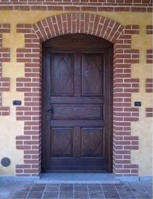 portoni d'ingresso in legno